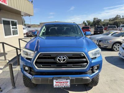 2017 Toyota Tacoma Double Cab — photo 10 view