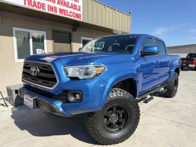 2017 Toyota Tacoma Double Cab — photo 9 view