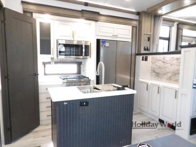 2025 Keystone Montana - Photo 12
