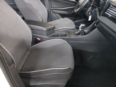 2025 Volkswagen Jetta - Photo 18
