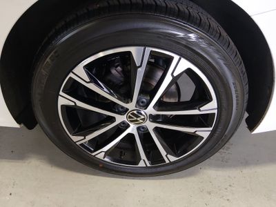 2025 Volkswagen Jetta - Photo 16