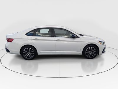 2025 Volkswagen Jetta - Photo 8