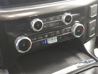 2023 Ford F-150 — photo 18 view
