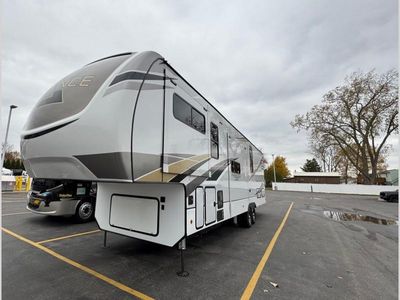 2022 Alliance RV Paradigm - Photo 7
