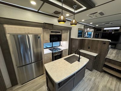 2022 Alliance RV Paradigm - Photo 13