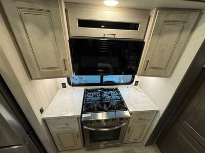 2022 Alliance RV Paradigm - Photo 15