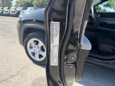 2023 Jeep Compass — photo 14 view