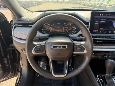 2023 Jeep Compass — photo 17 view
