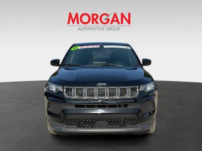 2023 Jeep Compass — photo 8 view