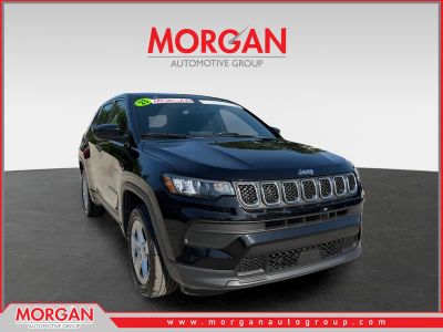2023 Jeep Compass Sport in Diamond Black Crystal Pearlcoat — front three-quarter view