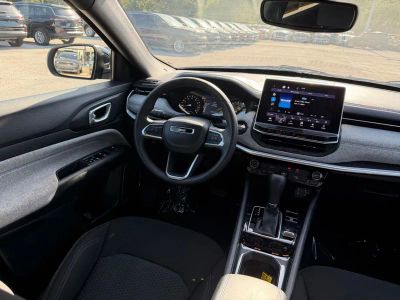 2023 Jeep Compass — photo 32 view