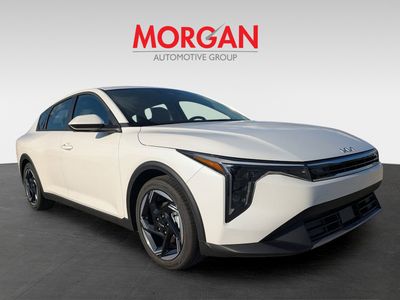 2025 Kia K4 - Photo 2