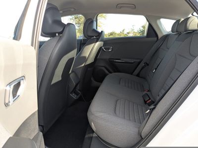 2025 Kia K4 - Photo 15