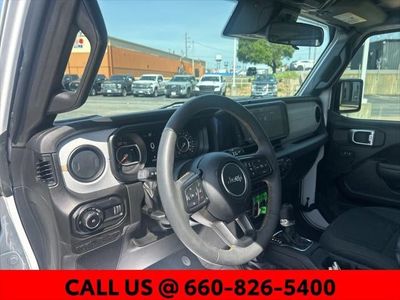 2024 Jeep Wrangler - Photo 28