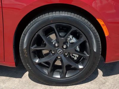 2026 Chrysler Pacifica — photo 11 view