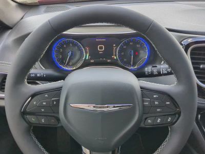 2026 Chrysler Pacifica — photo 35 view