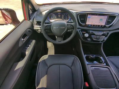 2026 Chrysler Pacifica — photo 20 view