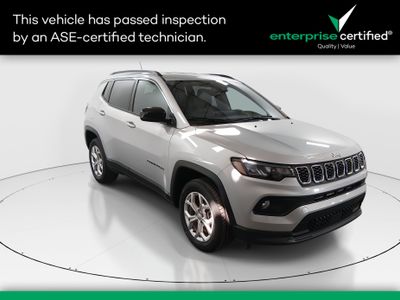2024 Jeep Compass Latitude 4x4 — front three-quarter view