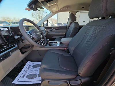 2026 Kia Carnival — photo 9 view