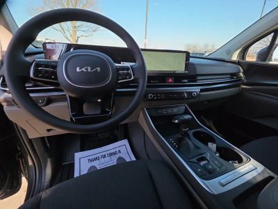 2026 Kia Carnival — photo 12 view