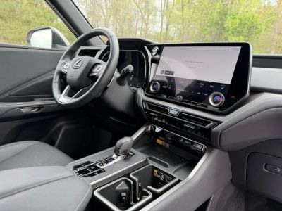 2025 Lexus TX - Photo 14