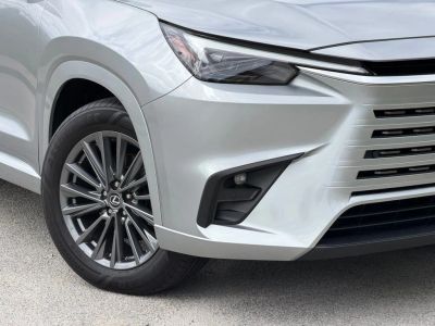 2025 Lexus TX - Photo 11