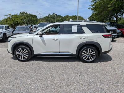 2022 Nissan Pathfinder - Photo 2