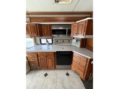2006 Fleetwood RV Fleetwood Revolution - Photo 17