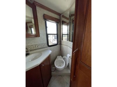 2006 Fleetwood RV Fleetwood Revolution - Photo 18