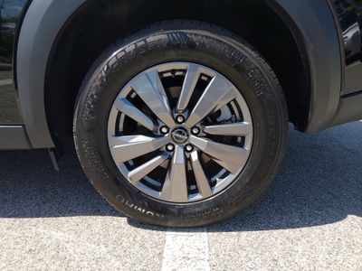 2025 Nissan Pathfinder — photo 10 view