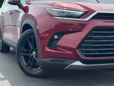 2025 Toyota Grand Highlander Hybrid - Photo 3