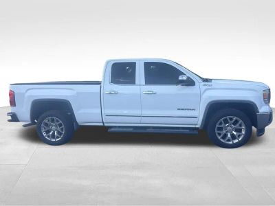 2015 GMC Sierra 1500 — rear three-quarter view