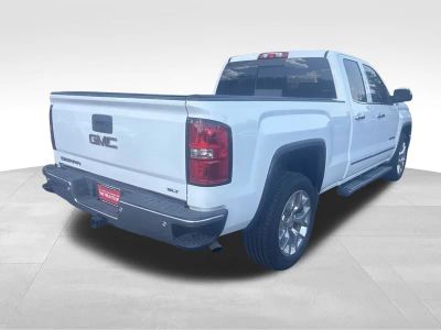 2015 GMC Sierra 1500 — interior view