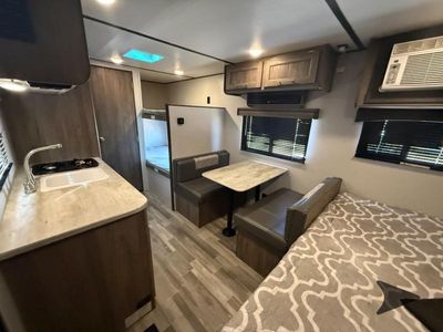 2021 CrossRoads RV Zinger Lite - Photo 14