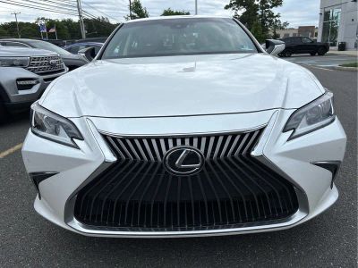 2020 Lexus ES 350 — interior view