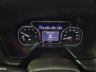 2021 GMC Yukon — photo 16 view