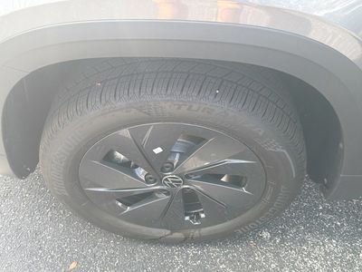 2026 Volkswagen Taos - Photo 25