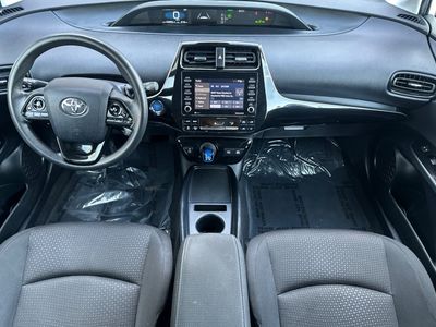 2022 Toyota Prius - Photo 3