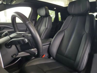 2024 Cadillac LYRIQ — photo 18 view
