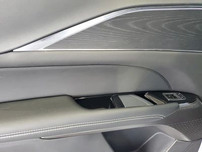 2024 Cadillac LYRIQ — photo 13 view