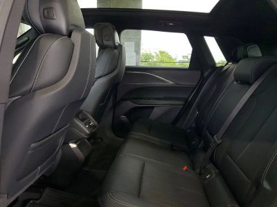 2024 Cadillac LYRIQ — photo 9 view