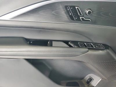 2024 Cadillac LYRIQ — photo 14 view
