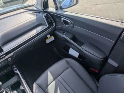 2025 Kia Sorento — photo 16 view