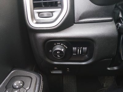 2025 Ram 1500 — photo 13 view
