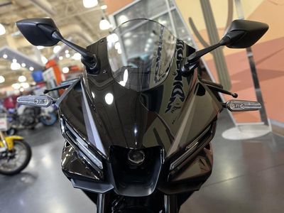 2026 Yamaha YZF-R3 - Photo 13