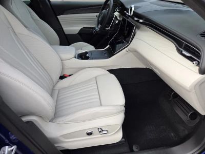 2026 Maserati Grecale — photo 11 view