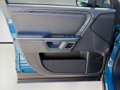 2023 Rivian R1S — photo 24 view