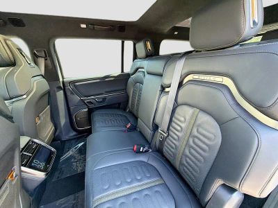 2023 Rivian R1S — photo 23 view
