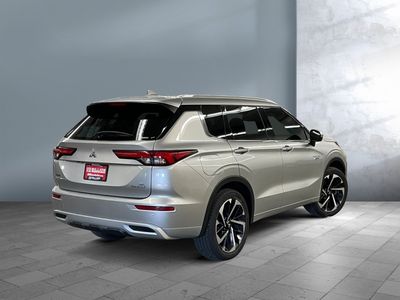 2023 Mitsubishi Outlander PHEV - Photo 3
