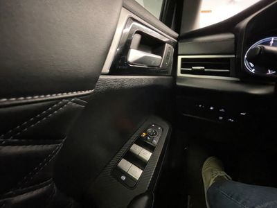2023 Mitsubishi Outlander PHEV - Photo 8